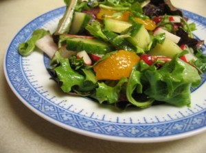 mixed-green-salad-with-oranges